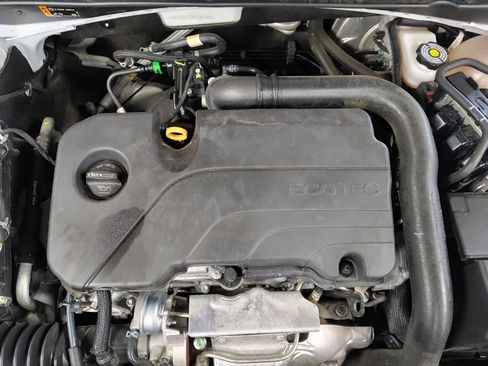 Used 2022 Chevrolet Malibu LT FWD image 30