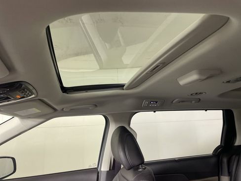 New 2026 Kia Carnival SX FWD image 36