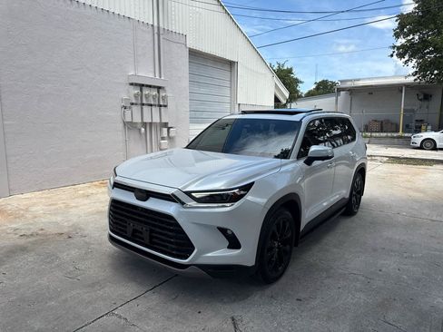 Used 2024 Toyota Grand Highlander AWD image 72