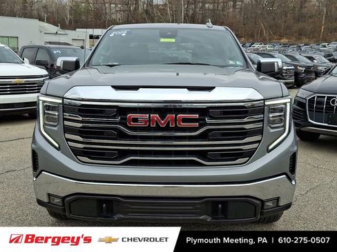 Certified 2025 GMC Sierra 1500 SLT image 3