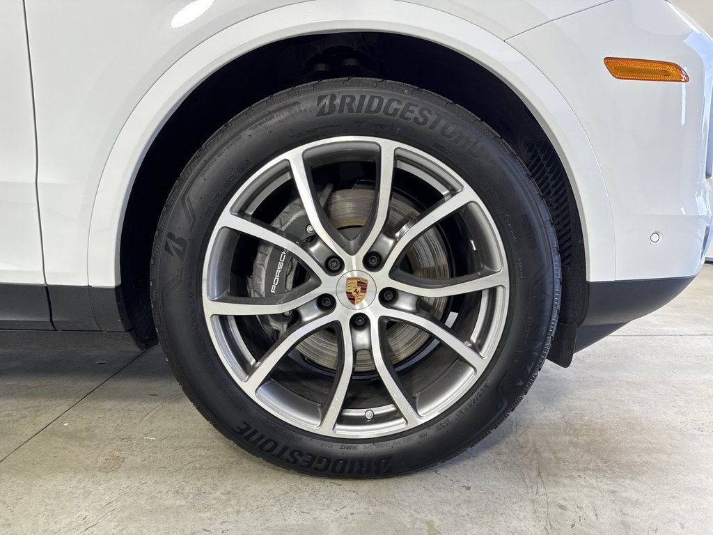 Certified 2026 Porsche Cayenne AWD/4WD image 15