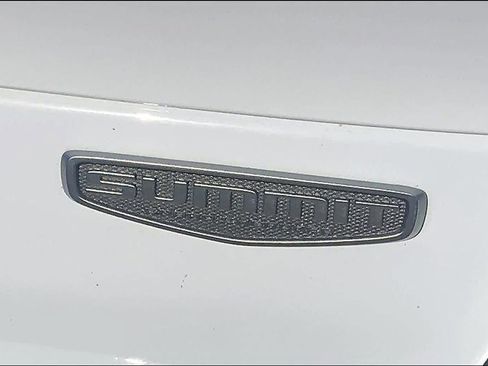 Used 2023 Jeep Grand Cherokee L Summit AWD/4WD image 10