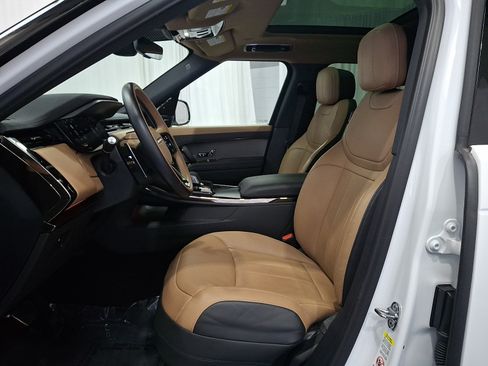 Certified 2025 Land Rover Range Rover Sport Dynamic SE AWD/4WD image 13