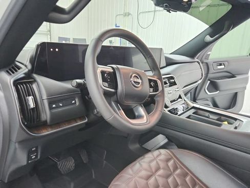 Used 2025 Nissan Armada Platinum Reserve AWD/4WD image 18