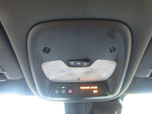 Used 2023 Chevrolet TrailBlazer RS w/ Convenience Package image 32