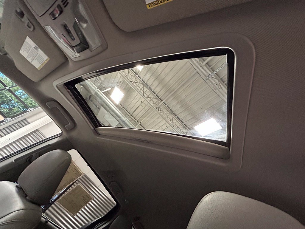 Used 2015 Toyota Sienna XLE FWD image 23