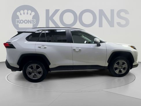 Used 2025 Toyota RAV4 LE AWD/4WD image 12