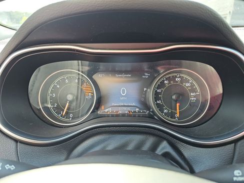 Used 2019 Jeep Cherokee Limited AWD/4WD image 20
