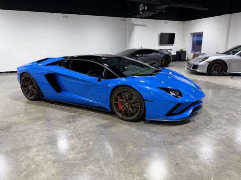 Used 2018 Lamborghini Aventador S AWD/4WD image 33