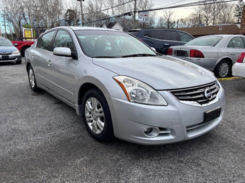 Used 2011 Nissan Altima 2.5 SL w/ Technology Pkg image 3