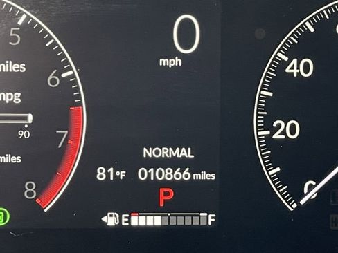 Used 2025 Honda CR-V LX image 14