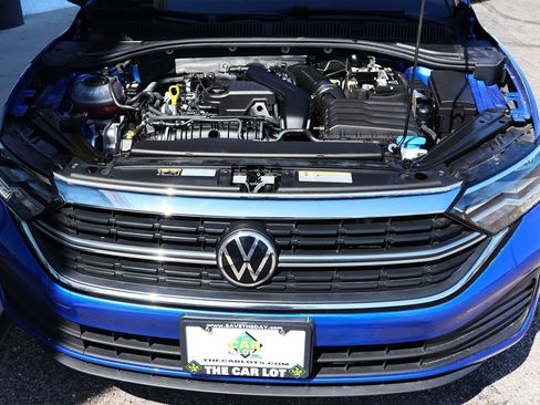 Used 2022 Volkswagen Jetta SE FWD image 57
