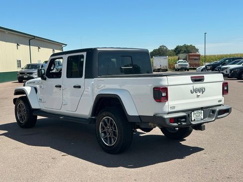 Used 2020 Jeep Gladiator Overland AWD/4WD image 5
