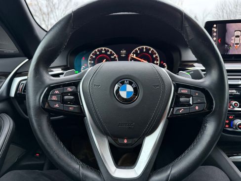 Used 2019 BMW 540i xDrive w/ Premium Package image 11