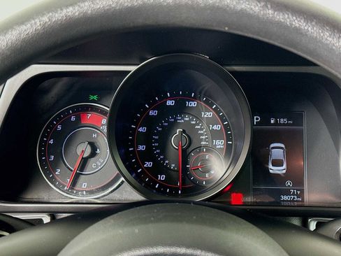 Used 2022 Hyundai Elantra SE w/ Cargo Package image 13