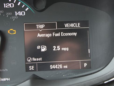 Used 2021 Chevrolet Trax LT w/ LT Convenience Package image 19