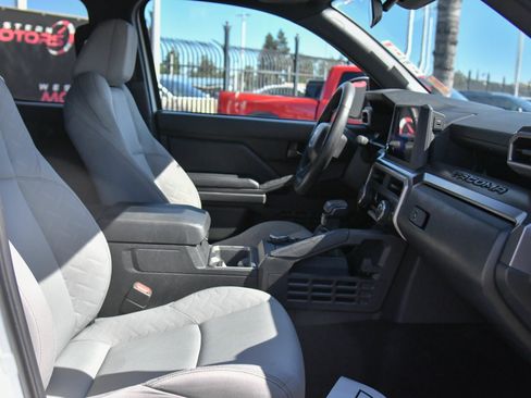 Used 2024 Toyota Tacoma SR5 AWD/4WD image 46