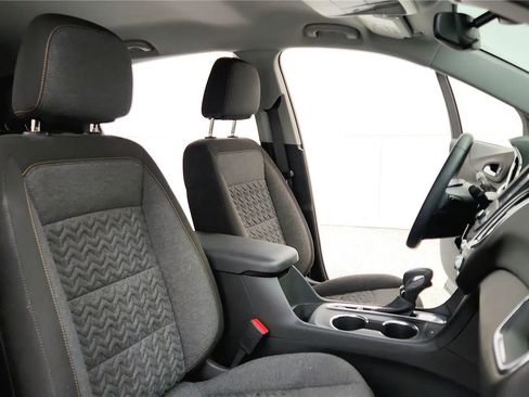 Used 2024 Chevrolet Equinox LT image 38