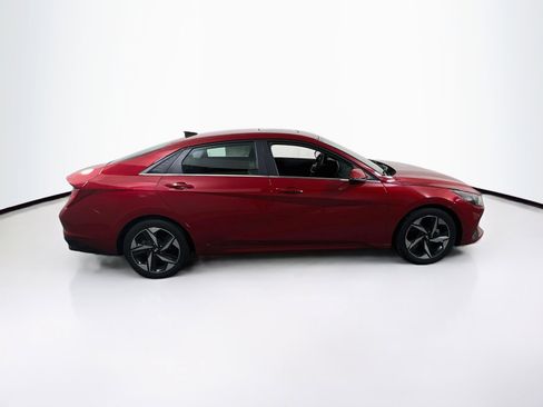 Used 2023 Hyundai Elantra Limited FWD image 4