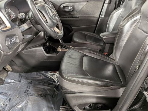Used 2015 Jeep Renegade Limited image 12