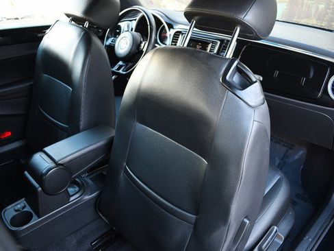 Used 2018 Volkswagen Beetle S image 27