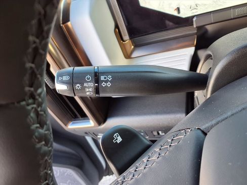 Used 2025 GMC Hummer EV 2X image 10