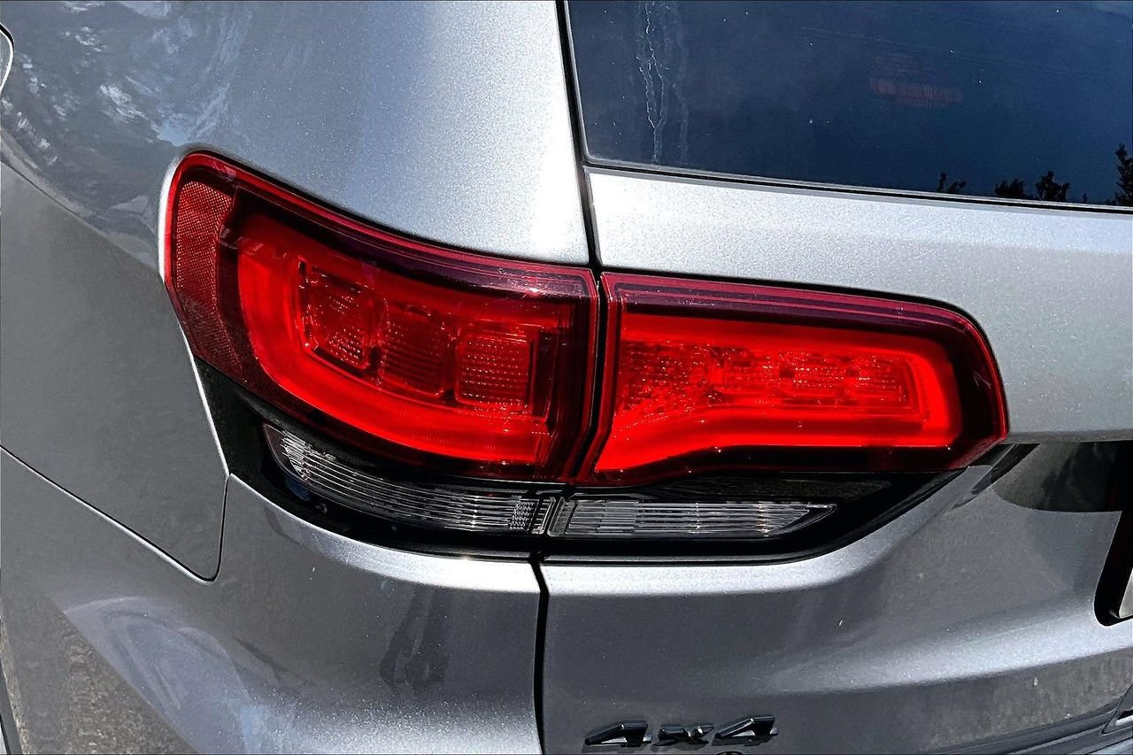 Used 2019 Jeep Grand Cherokee Altitude AWD/4WD image 20
