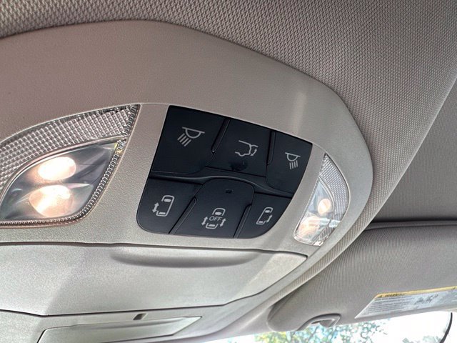 Used 2024 Chrysler Pacifica Touring-L FWD image 22