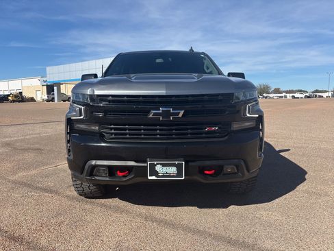 Used 2021 Chevrolet Silverado 1500 LT Trail Boss w/ Convenience Package II image 9