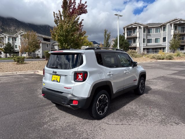 Used 2017 Jeep Renegade Trailhawk w/ Popular Equipment Group AWD/4WD image 3