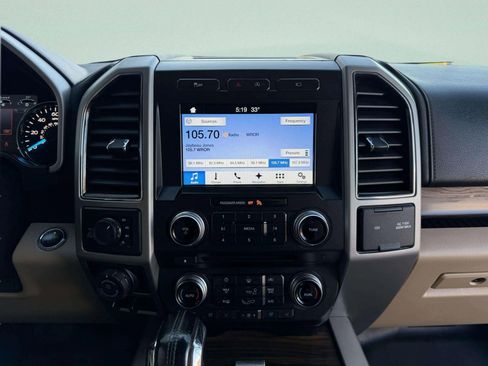 Used 2017 Ford F150 Lariat w/ Equipment Group 502A Luxury image 29