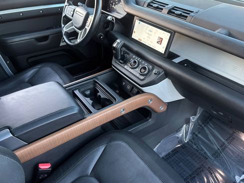 Used 2021 Land Rover Defender 110 X-Dynamic HSE image 30