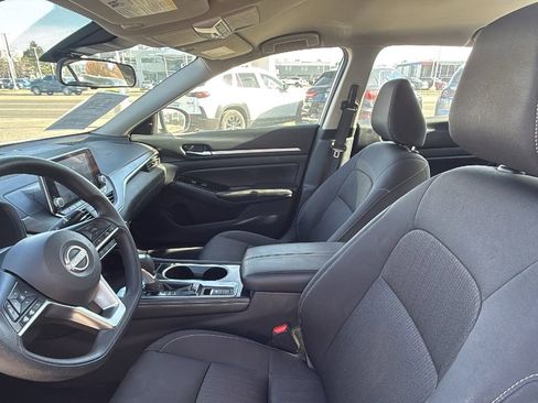 Used 2023 Nissan Altima 2.5 SV image 13