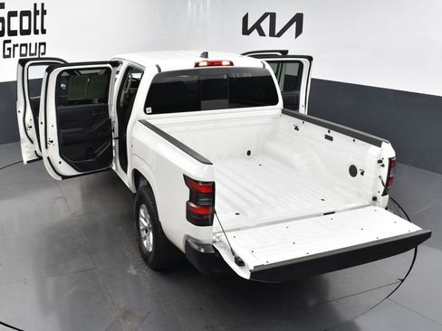 Used 2025 Nissan Frontier S image 31