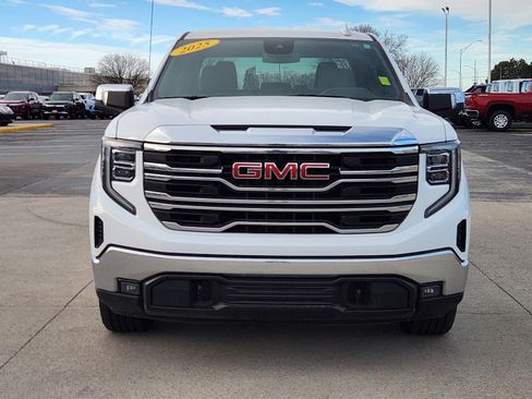 Used 2025 GMC Sierra 1500 SLT image 3