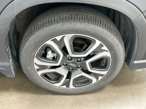 Certified 2025 Subaru Ascent Limited AWD/4WD image 5