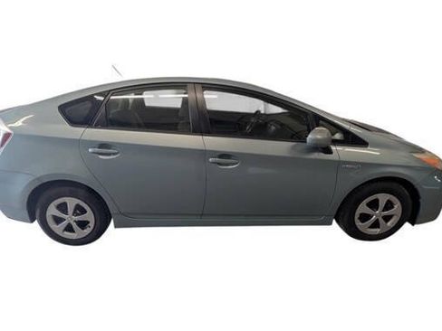 Used 2012 Toyota Prius Two FWD image 2