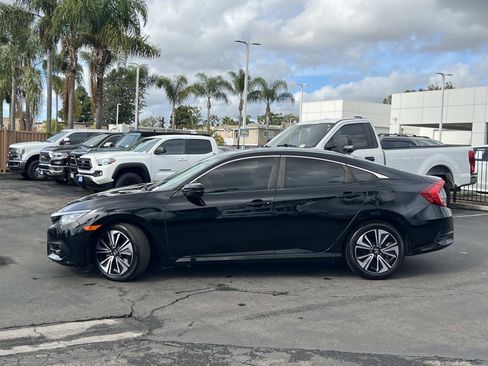 Used 2018 Honda Civic EX-T image 2