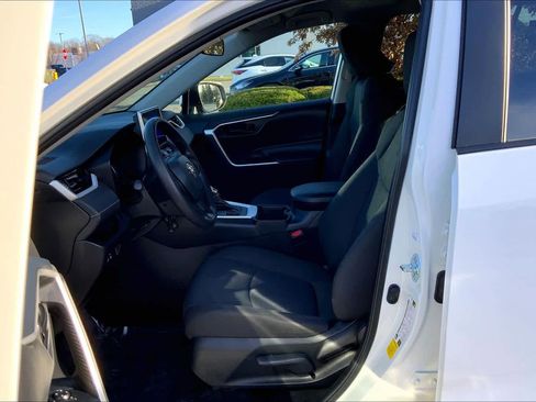 Certified 2023 Toyota RAV4 LE image 7