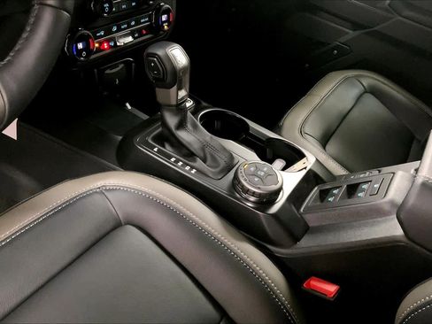 New 2025 Ford Bronco Outer Banks image 6