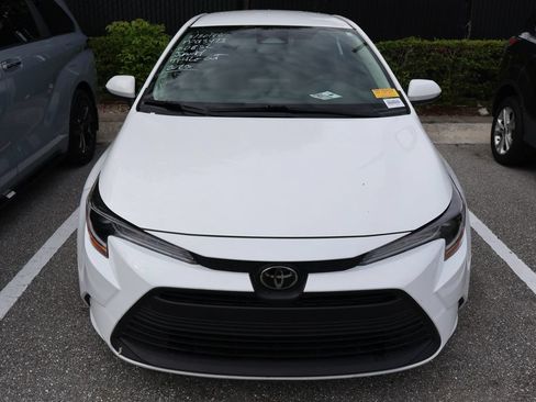 Used 2023 Toyota Corolla LE FWD image 5