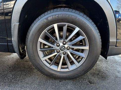 Used 2017 Toyota Highlander XLE image 30