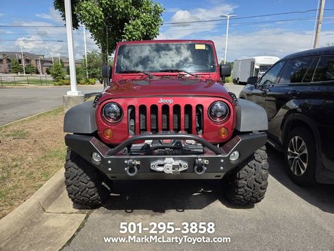 Used 2012 Jeep Wrangler Unlimited Rubicon w/ Connectivity Group AWD/4WD image 2