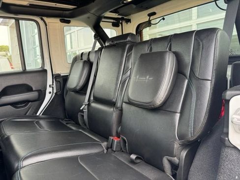 Used 2021 Jeep Wrangler Unlimited Rubicon 4xe w/ Steel Bumper Group AWD/4WD image 8