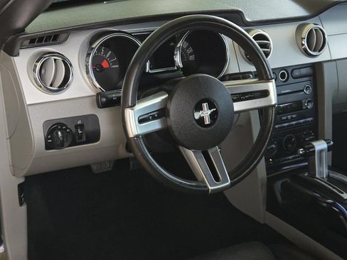 Used 2009 Ford Mustang GT Premium RWD image 11