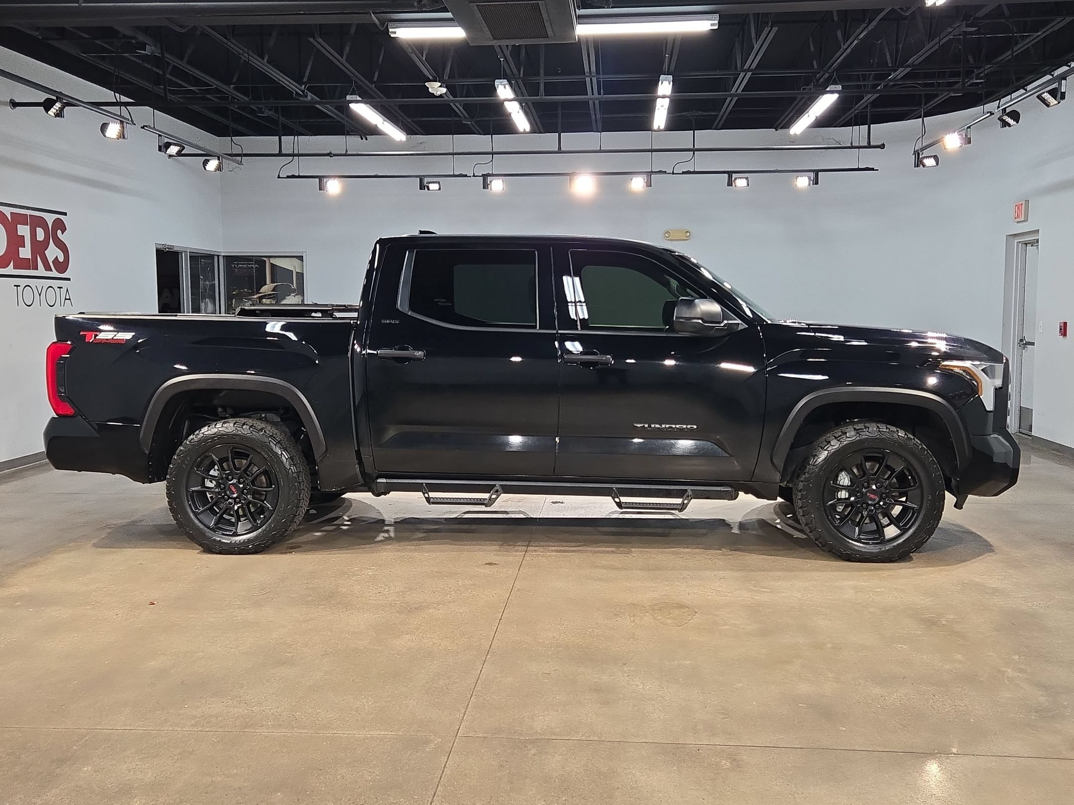 Used 2023 Toyota Tundra SR5 AWD/4WD image 8