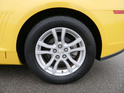 Used 2015 Chevrolet Camaro LT image 12