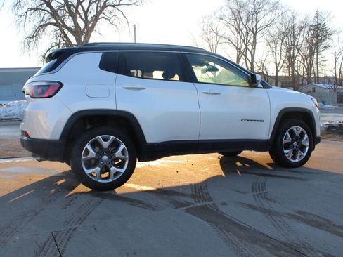 Used 2018 Jeep Compass Limited AWD/4WD image 3