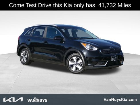 Used 2018 Kia Niro LX image 1