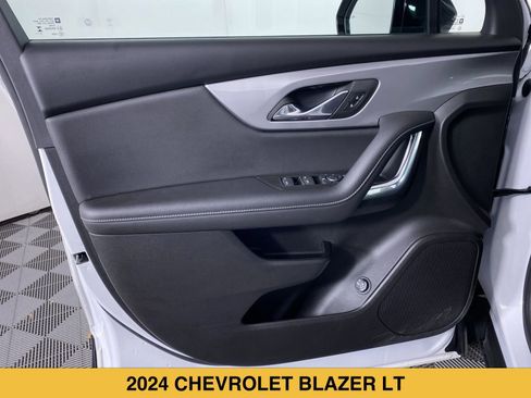 Certified 2024 Chevrolet Blazer LT w/ Convenience Package FWD image 21